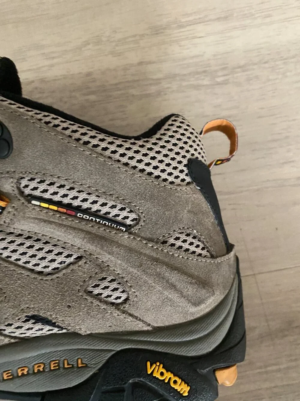 Merrell Moab Hiking Shoes | Women’s 11 | Men’s 9 | Walnut Vibram Trail Outdoor